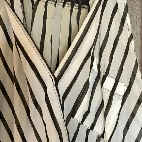 Striped Wrap Lace detailed Top XL / C63 - Picture 3 of 3